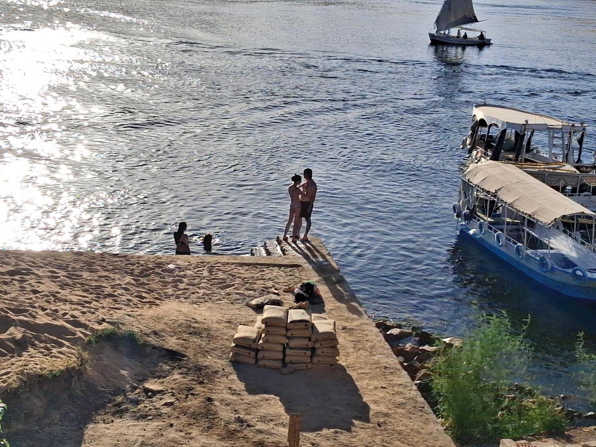 Seko Kato Nile View Hostel Aswan Exterior photo
